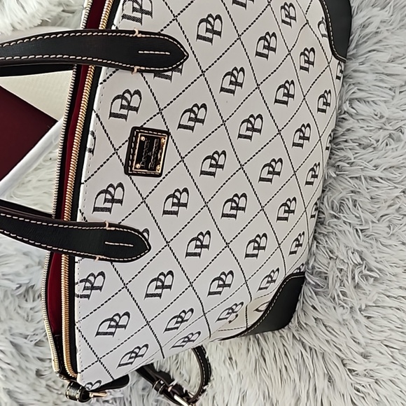 Handbag - Picture 8 of 8